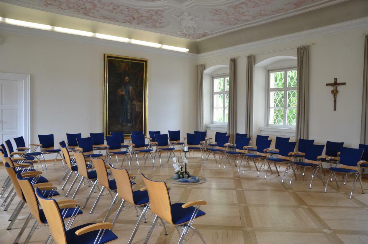 Kloster Plankstetten Gaste- Und Tagungshaus Berching Bagian luar foto